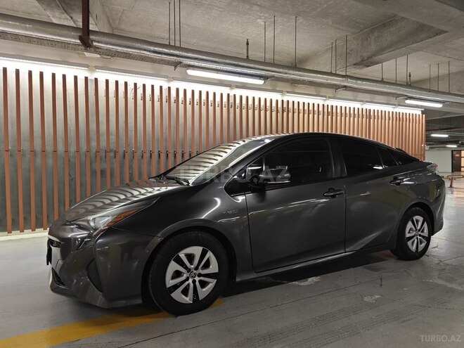 Toyota Prius-5