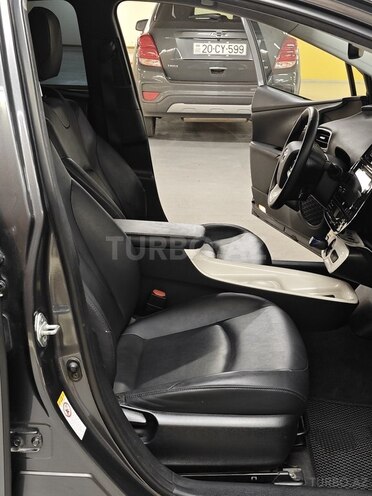 Toyota Prius-15