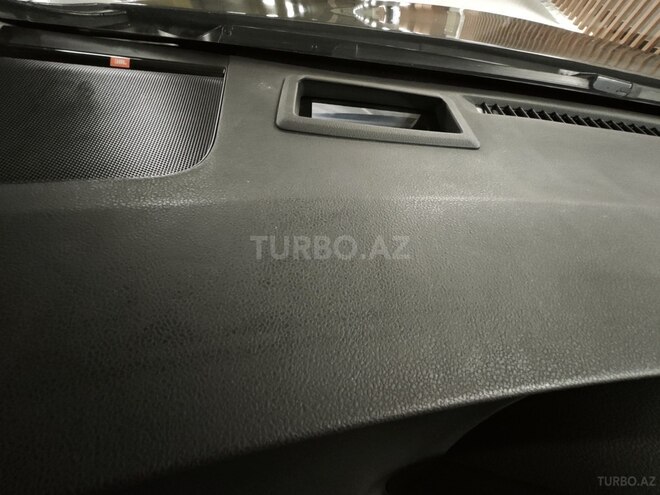 Toyota Prius-18