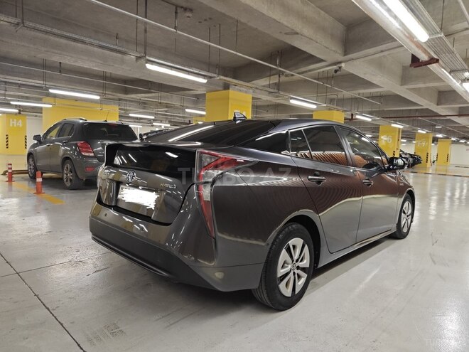 Toyota Prius-9