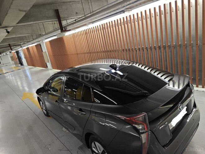 Toyota Prius-14