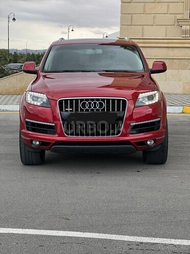 Audi Q7-1