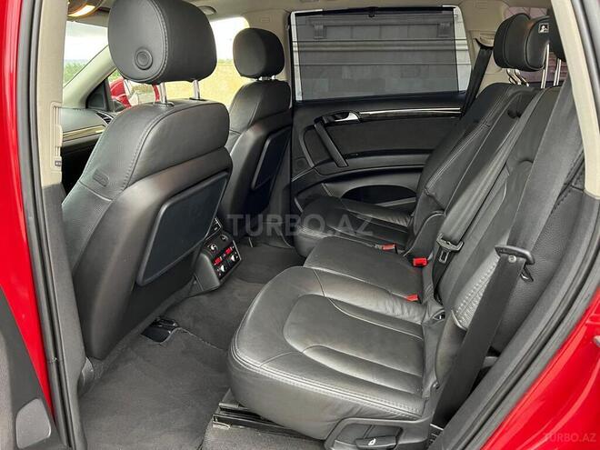 Audi Q7-7