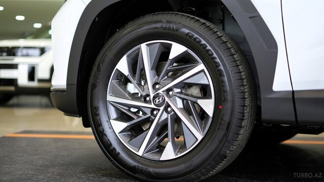 Hyundai Tucson L-8