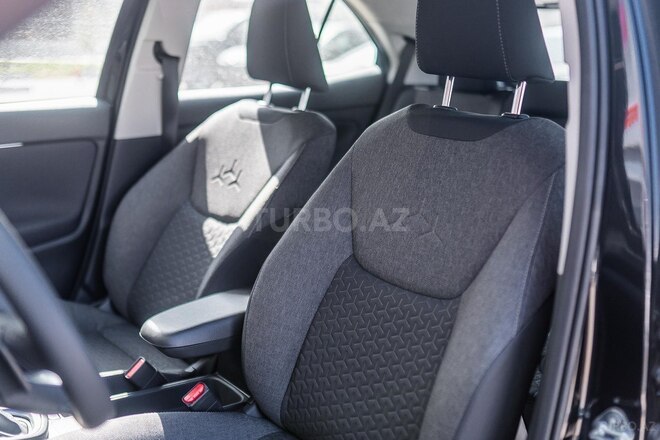 Toyota Yaris Cross-8