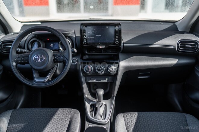Toyota Yaris Cross-10