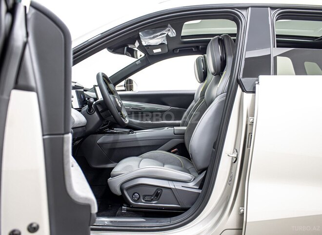 Lynk & Co 08-20