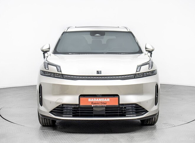 Lynk & Co 08-1