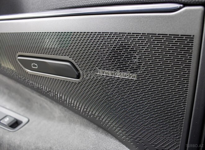 Lynk & Co 08-29