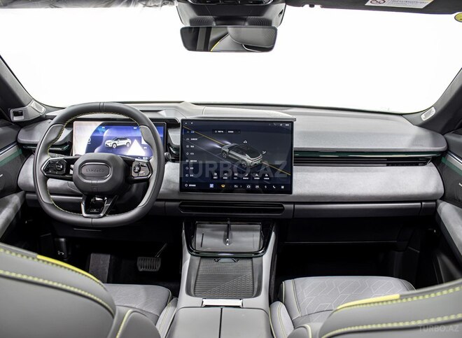 Lynk & Co 08-28