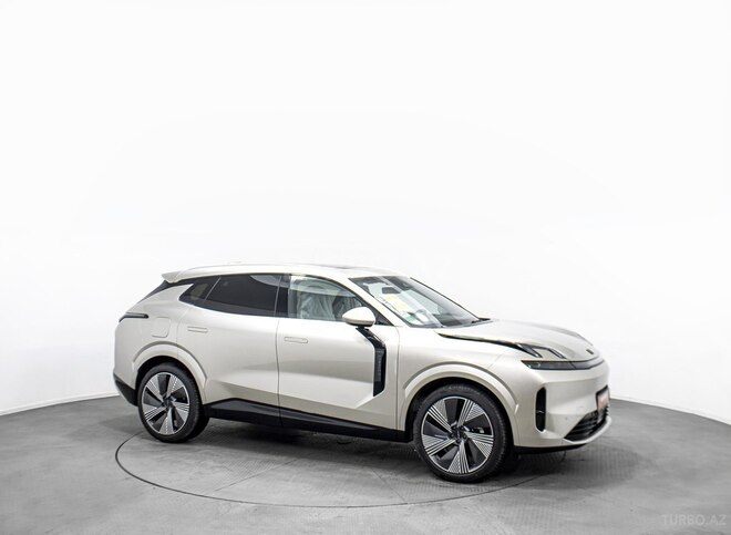 Lynk & Co 08-7