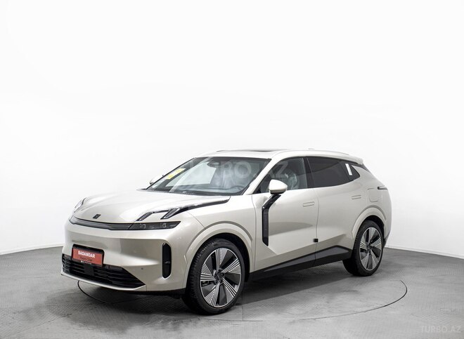 Lynk & Co 08-5