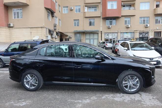 Hongqi E-QM5-4