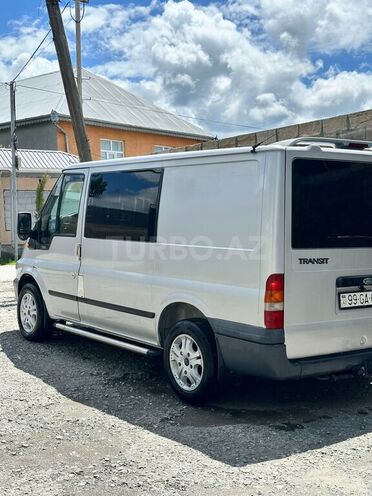 Ford Transit 2001, 300,000 km - 2.0 л - Quba