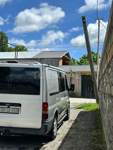 Ford Transit 2001, 300,000 km - 2.0 л - Quba