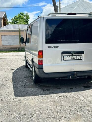 Ford Transit 2001, 300,000 km - 2.0 л - Quba