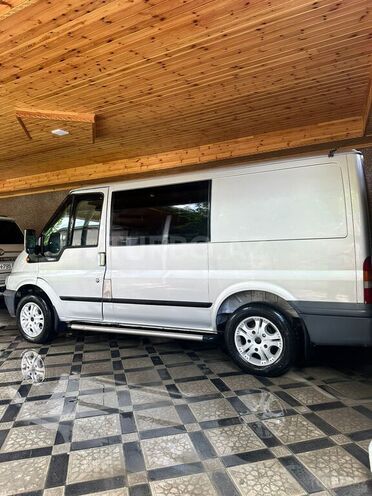 Ford Transit 2001, 300,000 km - 2.0 л - Quba