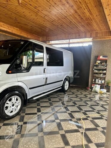 Ford Transit 2001, 300,000 km - 2.0 л - Quba
