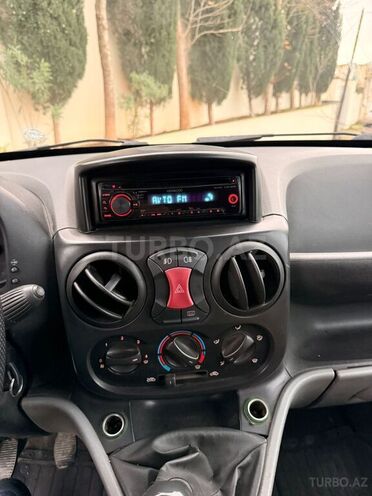 Fiat Doblo 2009, 283,396 km - 1.3 l - Bakı