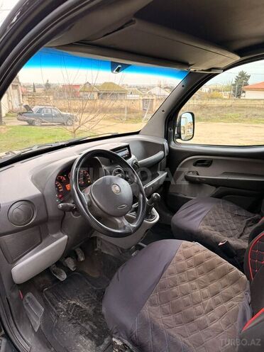 Fiat Doblo 2009, 283,396 km - 1.3 l - Bakı
