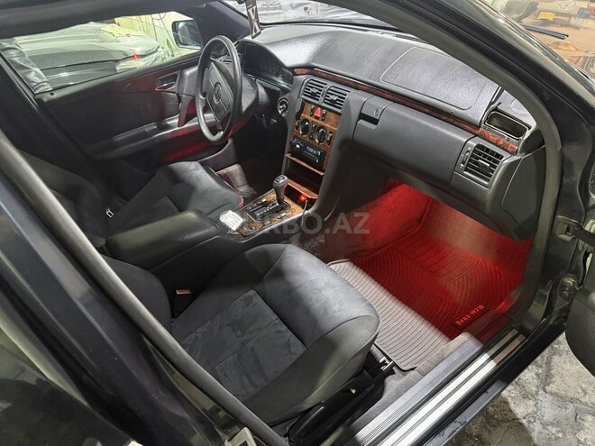 Mercedes E 230 1996, 439,000 km - 2.3 l - Bakı