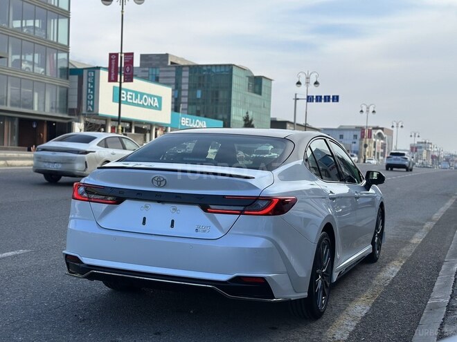 Toyota Camry-11