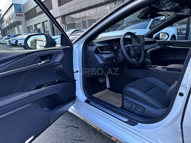 Toyota Camry-15