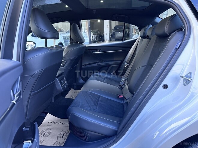 Toyota Camry-19