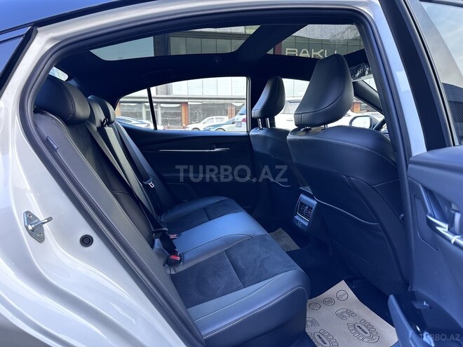 Toyota Camry-18