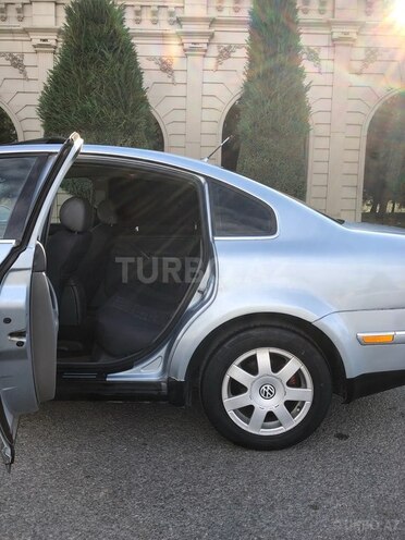 Volkswagen Passat 2003, 109,400 km - 1.8 l - Gəncə