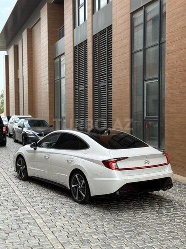 Hyundai Sonata-4