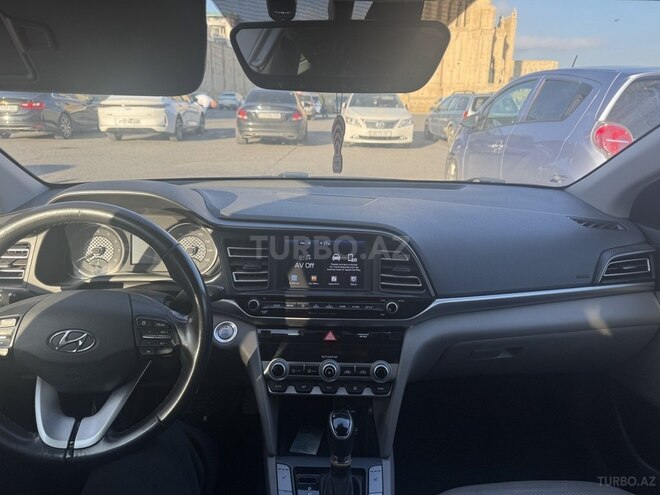 Hyundai Elantra 2018, 241,402 km - 2.0 л - Bakı
