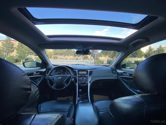 Hyundai Sonata-12
