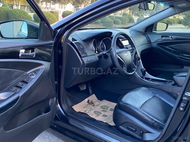 Hyundai Sonata-16