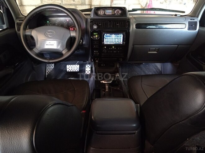 Toyota Land Cruiser Prado-12