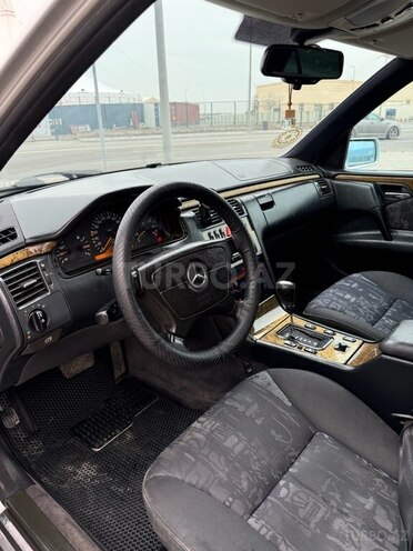 Mercedes E 280 1996, 400,000 km - 2.8 л - Bakı