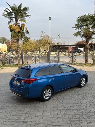 Toyota Auris 2015, 180,671 km - 1.4 l - Tovuz
