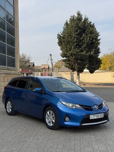 Toyota Auris 2015, 180,671 km - 1.4 l - Tovuz