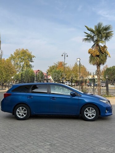 Toyota Auris 2015, 180,671 km - 1.4 l - Tovuz