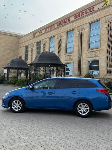Toyota Auris 2015, 180,671 km - 1.4 l - Tovuz