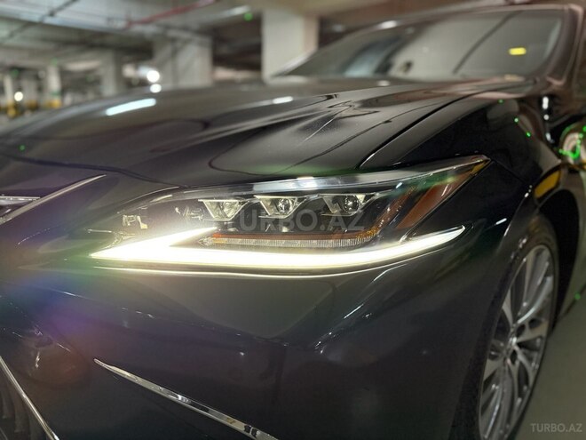 Lexus ES 300h-12