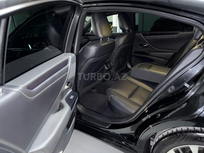 Lexus ES 300h-9