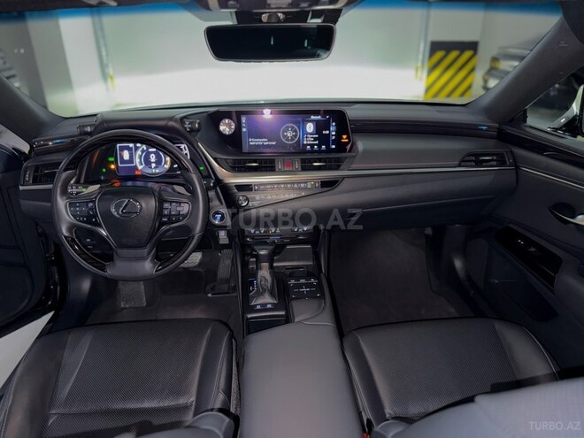 Lexus ES 300h-8