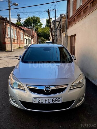 Opel Astra 2011, 193,754 km - 1.4 l - Gəncə