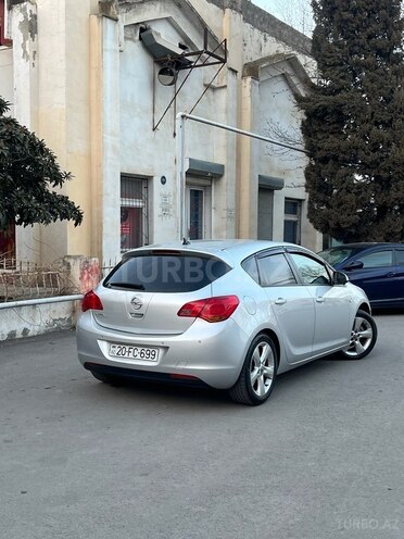 Opel Astra 2011, 193,754 km - 1.4 l - Gəncə