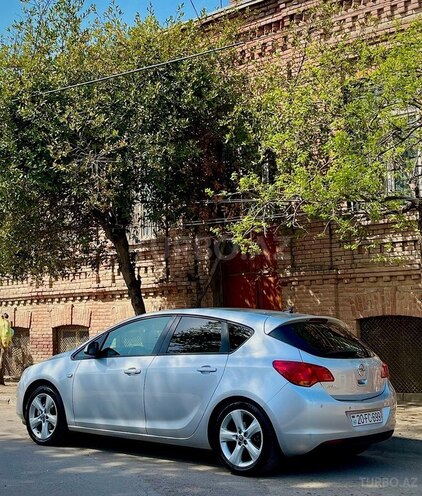Opel Astra 2011, 193,754 km - 1.4 l - Gəncə