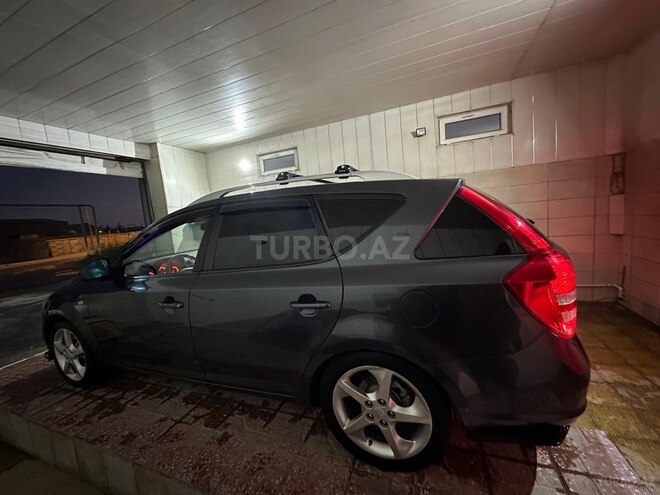 Kia  2008, 302,000 km - 1.6 l - Bakı