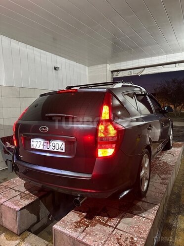 Kia  2008, 302,000 km - 1.6 l - Bakı
