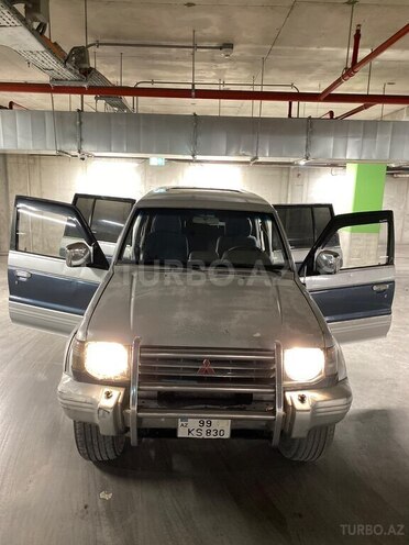 Mitsubishi Pajero 1994, 296,000 km - 2.5 л - Bakı