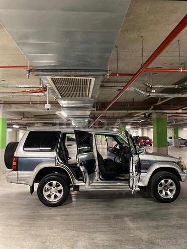 Mitsubishi Pajero 1994, 296,000 km - 2.5 л - Bakı